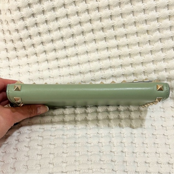 Valentino Garavani rockstud wristlet wallet green tea sorbet - Picture 6 of 10